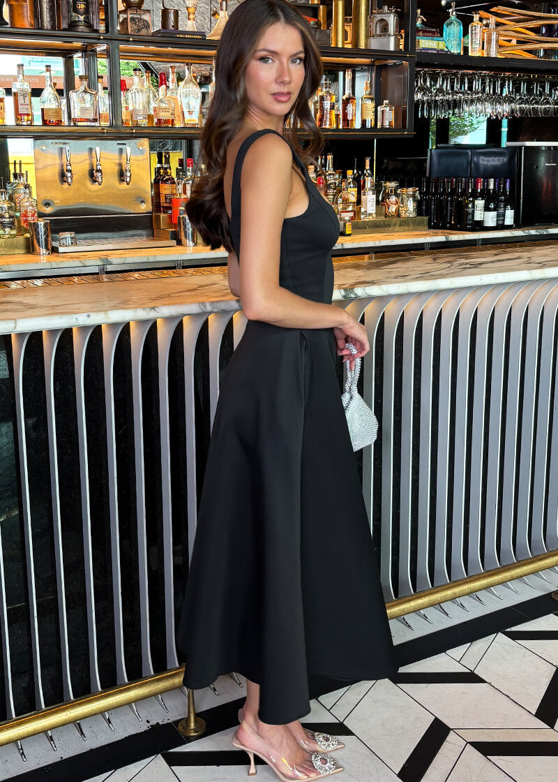 Ewa | Czarna sukienka A-line