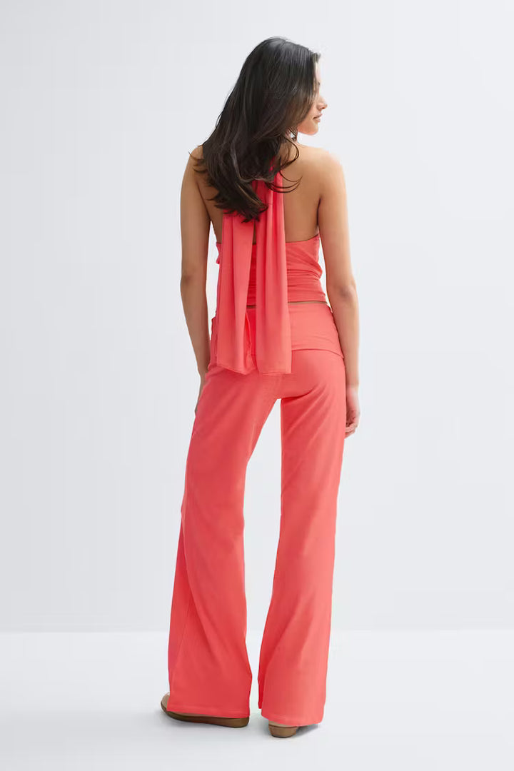 viralowe koralowe spodnie