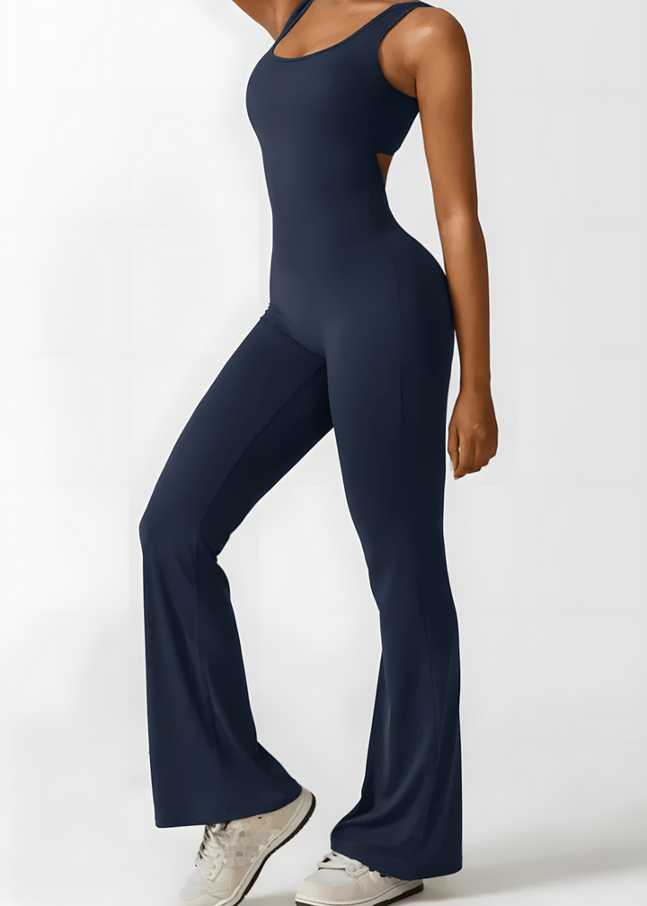 Wygodny kombinezon z rozszerzanymi nogawkami – efekt BBL