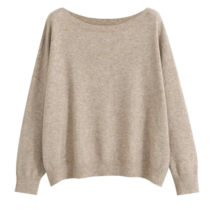 Sweter dzianinowy o casualowym stylu z opadającymi ramionami i długimi rękawami.